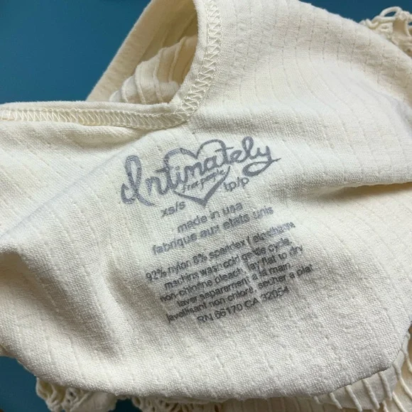 FREE PEOPLE INTIMATELY sz X Small/ Small Turtleneck Lace Sleeves Off White Cream - Picture 5 of 5